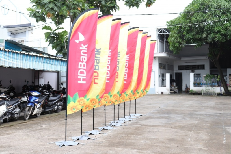 Cờ quảng cáo có thể được sử dụng trong nhiều hoàn cảnh khác nhau